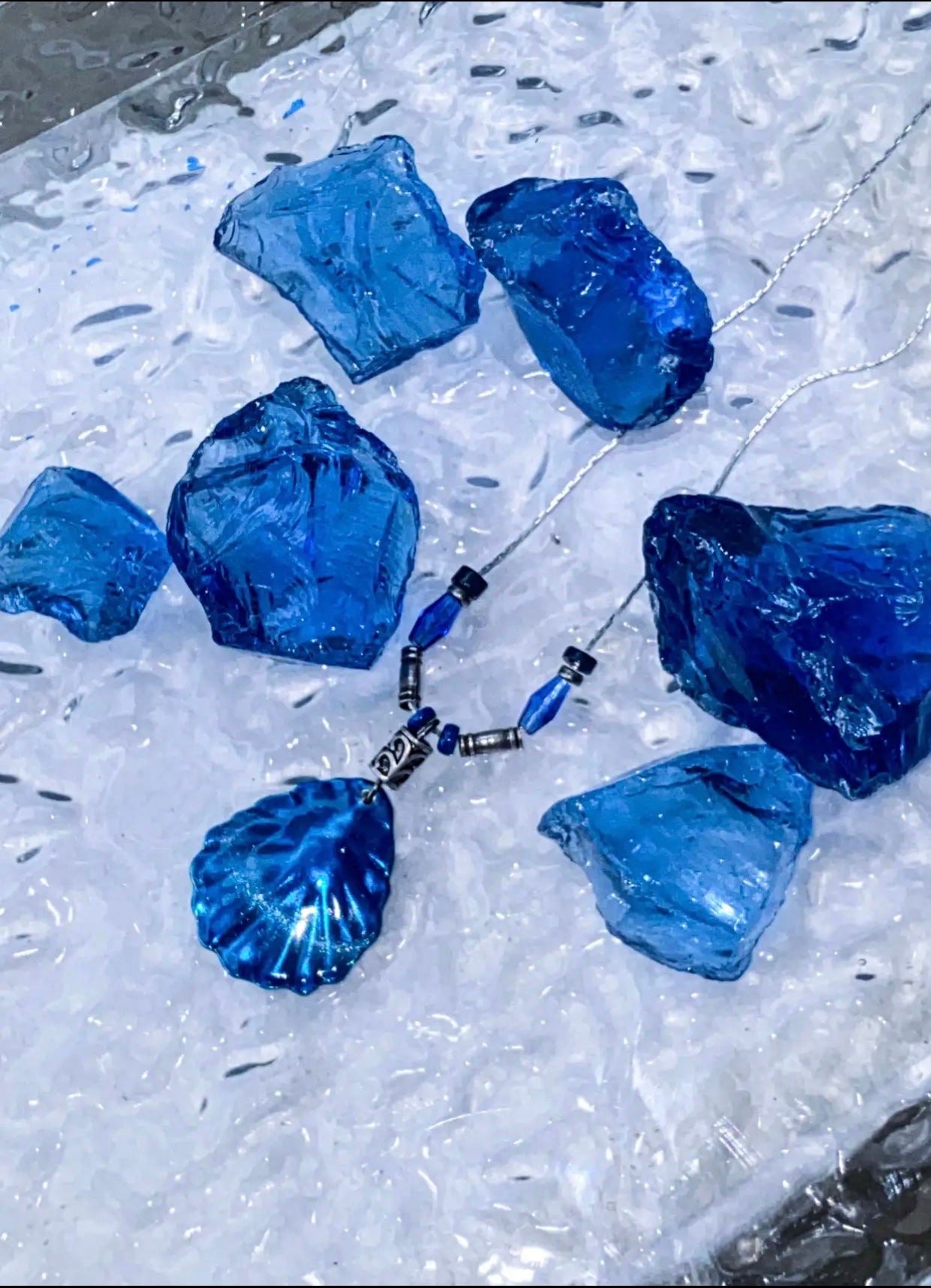 Love and Deep Space the character Rafayel's Nacklace